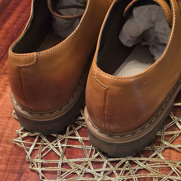 Clarks Men’s Tan Leather Derby Shoes main image 4